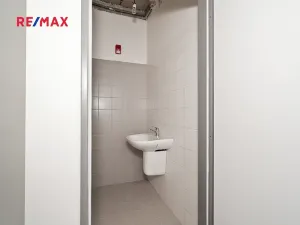 Pronájem ordinace, Milovice, Spojovací, 64 m2