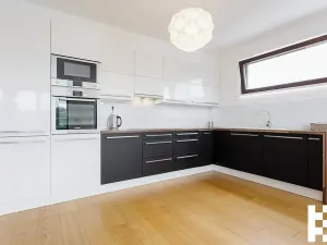 Pronájem bytu 3+kk, Praha - Hloubětín, Nademlejnská, 92 m2