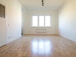 Pronájem bytu 2+kk, Praha - Nusle, U čtyř domů, 60 m2