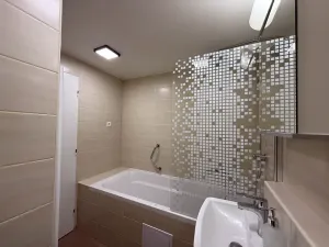 Prodej bytu 2+kk, Praha - Troja, Hnězdenská, 47 m2