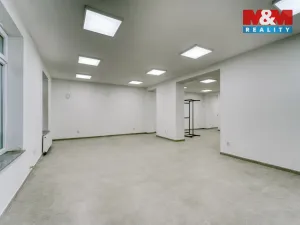 Pronájem obchodního prostoru, Plzeň - Doubravka, Zábělská, 107 m2