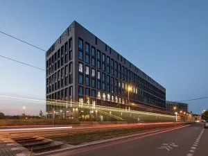 Pronájem kanceláře, Praha - Karlín, Sokolovská, 800 m2