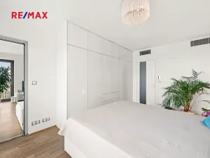 Pronájem bytu 2+kk, Praha - Žižkov, Olšanská, 71 m2