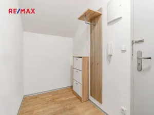 Pronájem bytu 1+kk, Praha - Dejvice, Velvarská, 44 m2