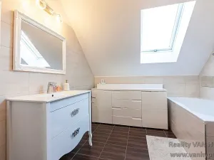 Prodej bytu 4+kk, Vysoký Újezd, U Vršku, 98 m2