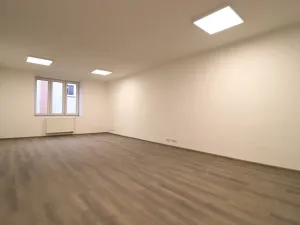 Pronájem kanceláře, Modřice, Brněnská, 34 m2