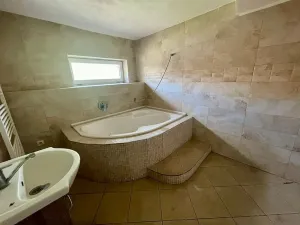 Prodej rodinného domu, Libochovany, 250 m2