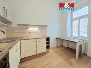 Pronájem bytu 2+1, Karlovy Vary, Wolkerova, 50 m2