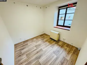 Pronájem bytu 2+kk, Benešov, Malé náměstí, 40 m2
