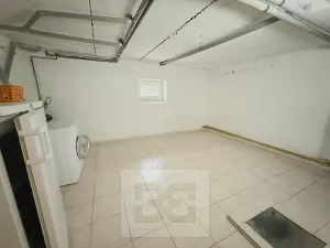 Pronájem atypického bytu, Praha - Stodůlky, Frimlova, 196 m2