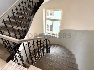 Pronájem bytu 2+kk, Praha - Vinohrady, Velehradská, 45 m2