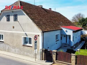 Prodej rodinného domu, Chrást, 280 m2