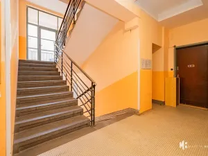 Pronájem bytu 1+kk, Praha - Vinohrady, Hradecká, 26 m2