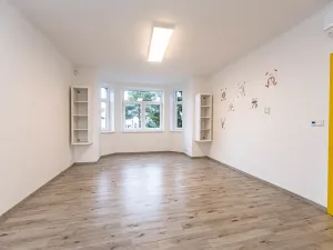 Prodej obchodního prostoru, Praha - Štěrboholy, Ústřední, 280 m2