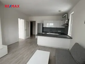 Pronájem bytu 2+kk, Praha - Vysočany, Strnadových, 51 m2