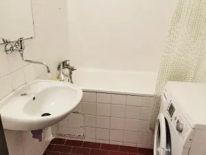 Pronájem bytu 3+1, Praha, Proutěná, 72 m2