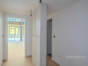 Prodej kanceláře, Praha - Vysočany, Kolbenova, 176 m2