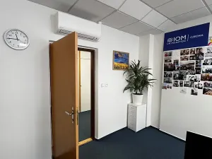 Pronájem kanceláře, Praha - Karlín, Prvního pluku, 239 m2