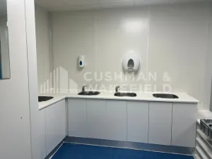 Prodej výrobních prostor, Hradec Králové, Vážní, 3866 m2