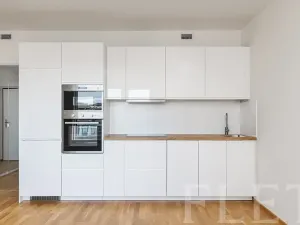 Pronájem bytu 1+kk, Praha - Vysočany, Fafkových, 37 m2