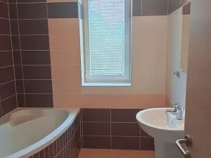 Pronájem bytu 1+kk, Praha - Zličín, Tvrdonická, 46 m2