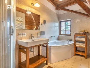 Prodej rodinného domu, Bříství, 375 m2