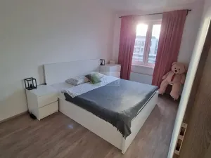 Pronájem bytu 2+kk, Praha - Třebonice, Do zahrádek I, 51 m2