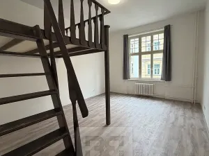Pronájem bytu 2+1, Karlovy Vary, Koptova, 55 m2