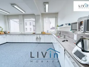 Pronájem kanceláře, Olomouc, Karolíny Světlé, 68 m2