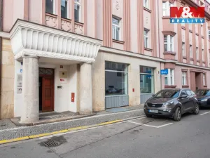 Pronájem kanceláře, Hradec Králové, Šafaříkova, 99 m2