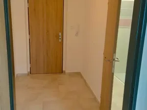 Pronájem bytu 2+kk, Kamenný Újezd, 5. května, 43 m2