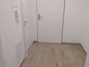 Prodej kanceláře, Praha - Uhříněves, náměstí Bratří Jandusů, 35 m2