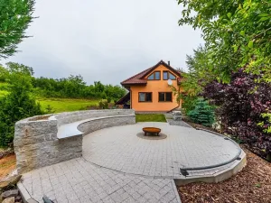 Prodej rodinného domu, Buš, 375 m2