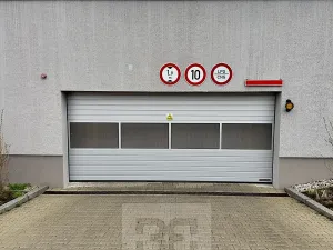 Pronájem garážového stání, Praha - Třebonice, K metru, 15 m2