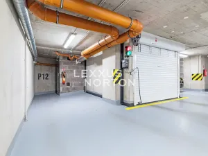 Pronájem garážového stání, Praha - Košíře, Tůmova, 15 m2