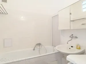 Pronájem bytu 1+1, Praha - Nové Město, Opletalova, 34 m2