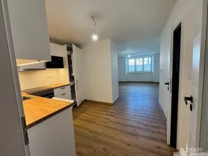 Pronájem bytu 2+kk, Praha - Vysočany, Kolbenova, 60 m2