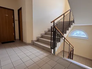 Pronájem bytu 2+kk, Pardubice, Na Labišti, 60 m2