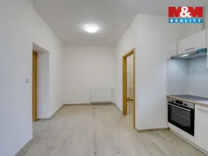 Pronájem bytu 2+kk, Plzeň - Jižní Předměstí, Husova, 43 m2