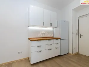 Prodej bytu 2+kk, Praha - Libeň, Novovysočanská, 37 m2
