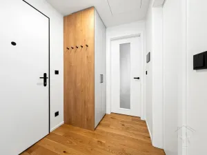 Pronájem bytu 2+kk, Praha - Troja, Pod Hrachovkou, 47 m2