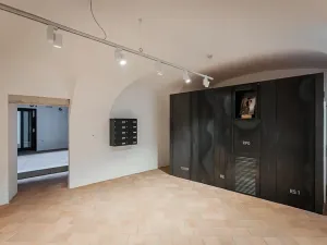 Pronájem obchodního prostoru, Praha - Malá Strana, Vlašská, 98 m2