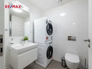 Pronájem bytu 1+kk, Praha - Hloubětín, Poděbradská, 33 m2