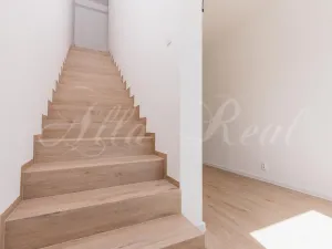 Prodej bytu 4+kk, Ostopovice, B. Němcové, 170 m2