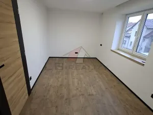 Pronájem bytu 3+1, Kolín, Kpt. Jaroše, 95 m2