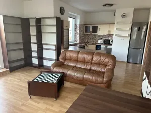 Pronájem bytu 2+kk, Praha - Řeporyje, Dělená, 56 m2