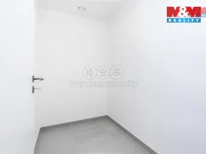 Pronájem obchodního prostoru, Pardubice, Smilova, 39 m2