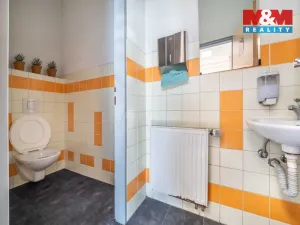 Pronájem kanceláře, Plzeň, Božkovské náměstí, 1021 m2