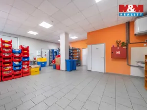 Pronájem kanceláře, Plzeň, Božkovské náměstí, 1021 m2