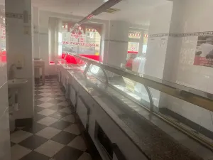 Pronájem obchodního prostoru, Kladno, T. G. Masaryka, 304 m2